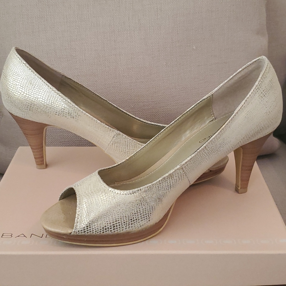 Bandolino Gold Peep Toe Heels